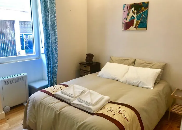 Sweet Apartment With Terrace In Central
