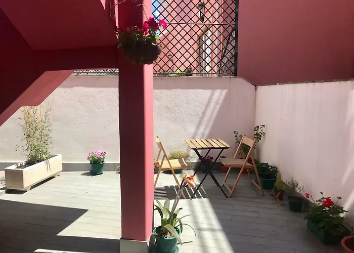 Sweet Apartment With Terrace In Central
